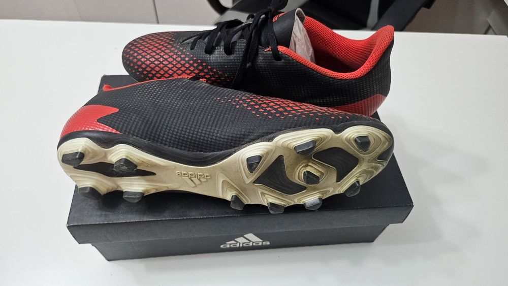 Футболни обувки калеври ,бутонки Adidas  номер 44 цена 25лв