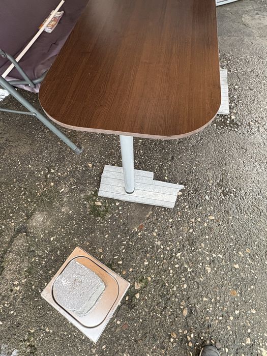 Vând birou in stare buna