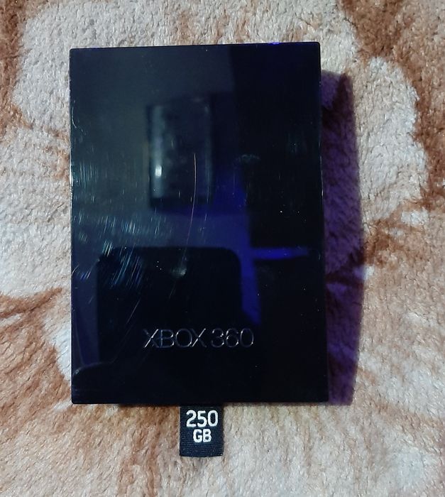 Vând hard Xbox 360 în stare bună 250gb