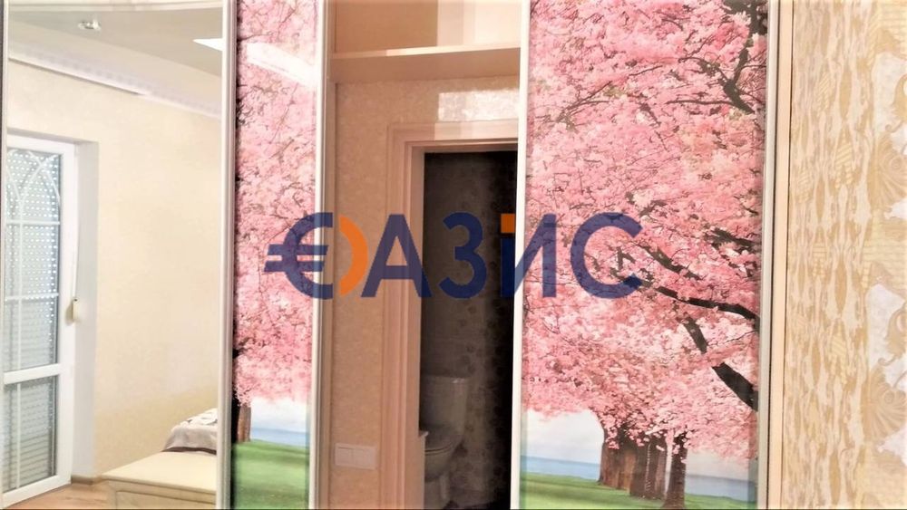 Луксозна десетстайна вила с асансьор и басейн на парцел от 969 кв. м.,