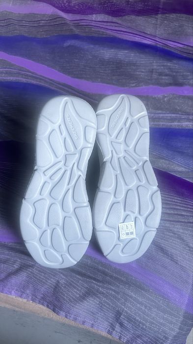 NOI NOUTI! Adidasi skechers barbati marimea 40