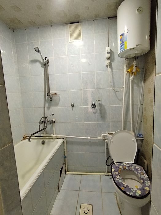 Чирчик ш. Центральный бозор кирпичный дом 1х/3/4