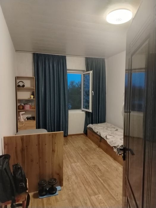 Продается большая 4-х комнатная квартира в Янгиюле (Гульбахор).