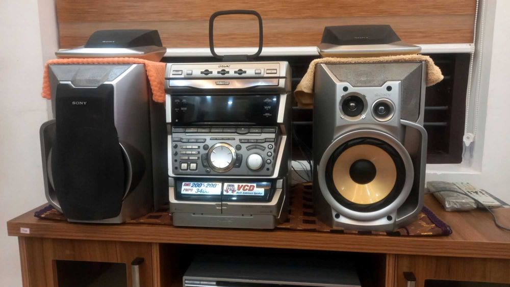 Музыкальный центр Sony