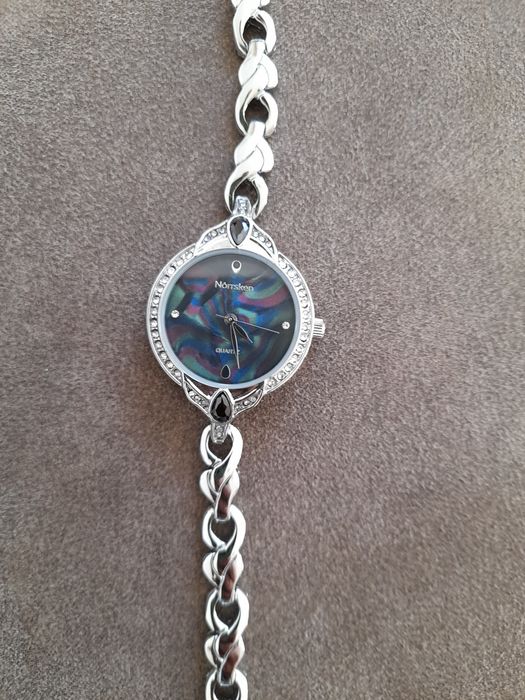 Дамски елегантен сребрист часовник