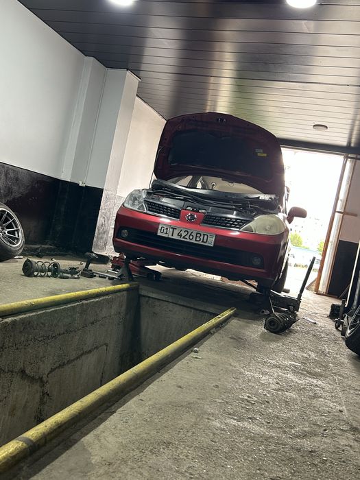 Nissan Tiida sotiladi srochna