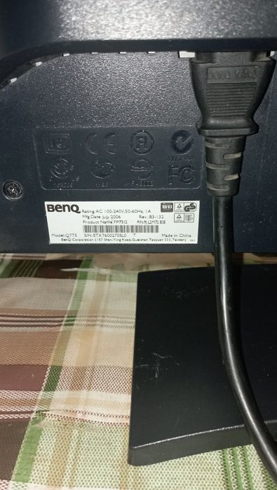 monitor LCD Benq Q7T5