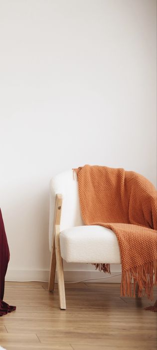 Продам кресло белое