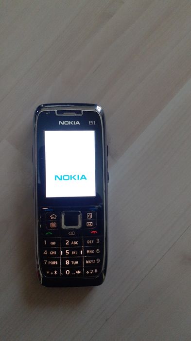 Telefon nokia E 51