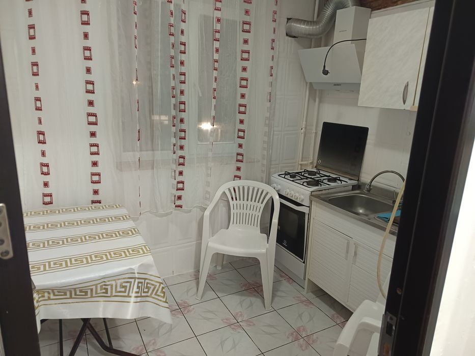 Închiriez apartament cu 3 camere