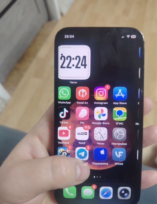 Продам айфон 12 про