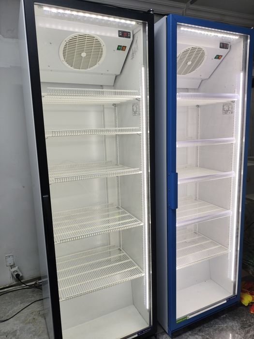 Витриный холодильник