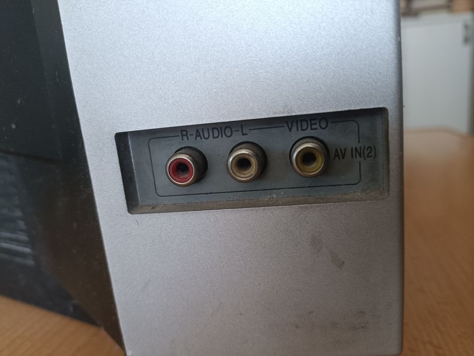 Телевизор Supra.