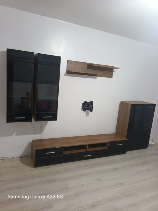 Montez mobila,la preturi decente rog seriozitate .