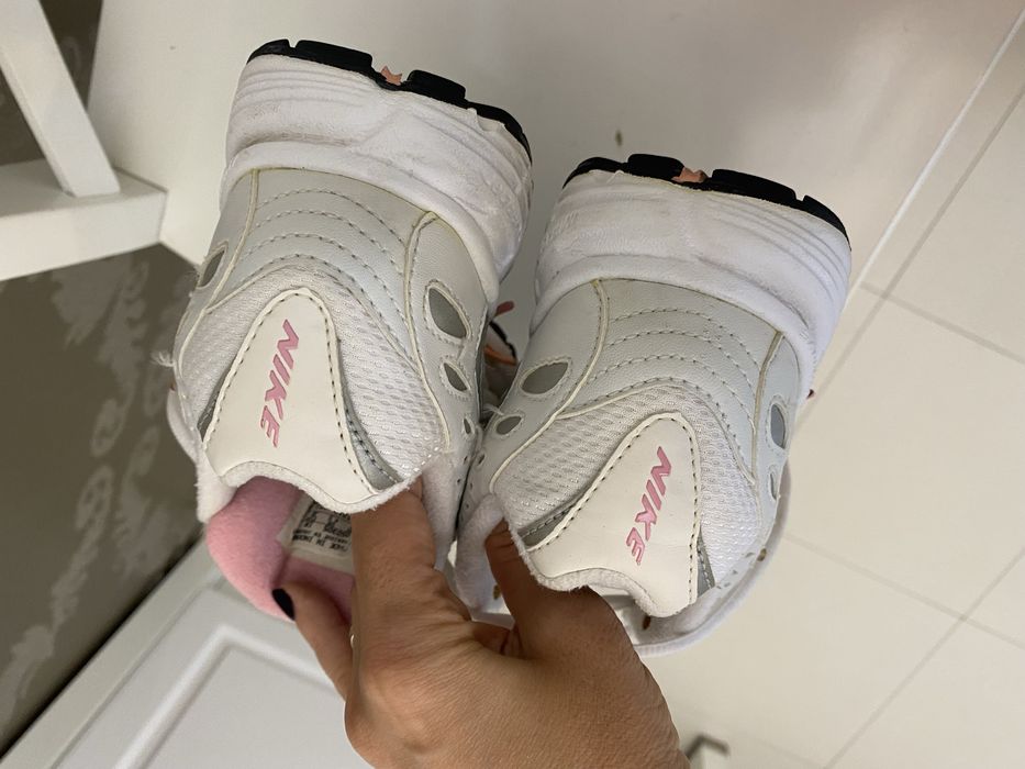 Psntofi sport NIKE marimea 38