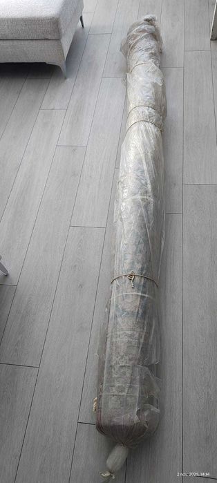 Covor din lana romanesc de 3,5m x 2,5 m Este nou, nefolosit. Are 19 kg