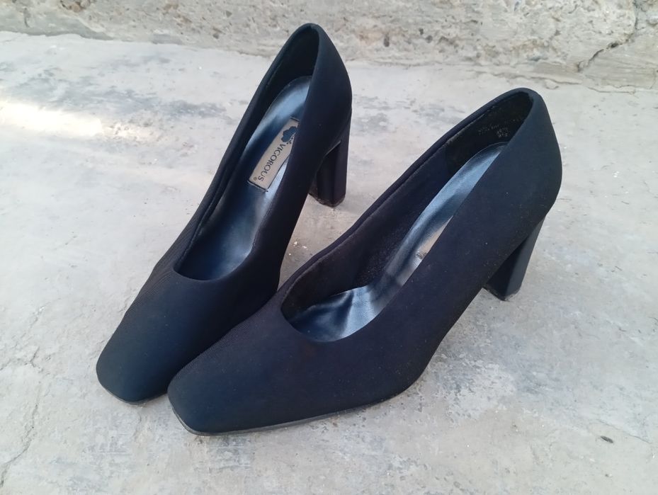 продаются туфли на каблуках