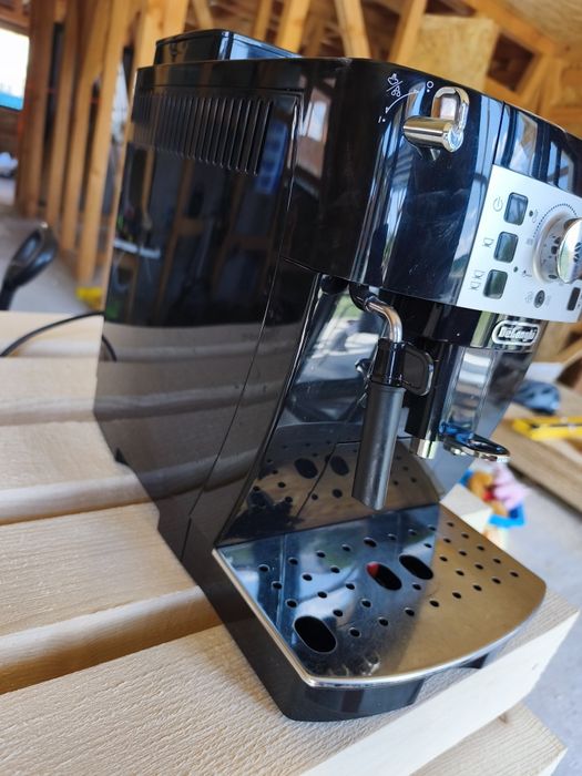 Кафемашина Delongi magnifica s