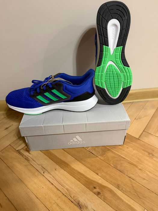 Чисто нови маратонки Adidas N44