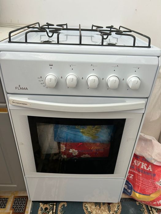 Продам газовую плиту