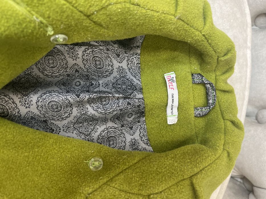 Детское пальто на 5-6 лет