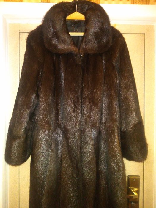 Шуба нутрия. Неношеная.