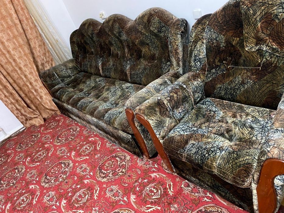 Диван и два кресла