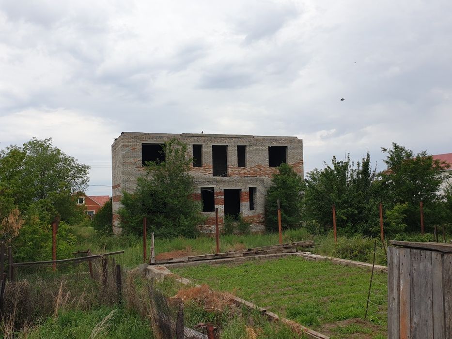 Продам недостроенный коттедж