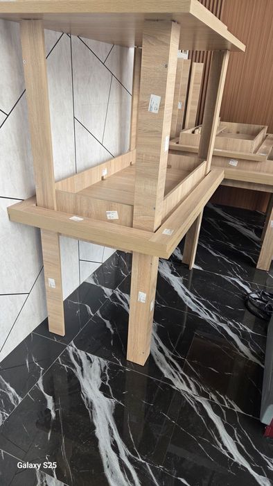 Стол стулья для кафе