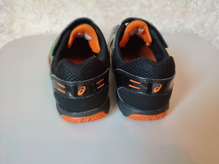 Кроссовки Asics р.35- 36 оригинал .