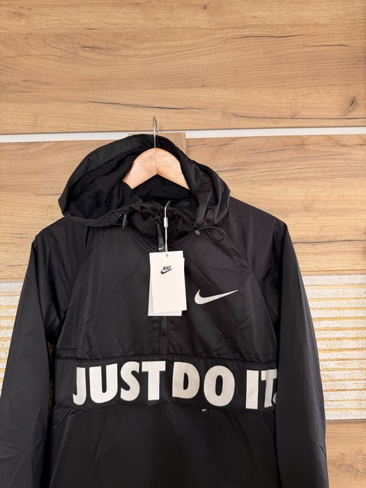Разкошно яке/ветровка Nike