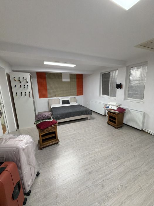 Inchiriez apartament 3 camere