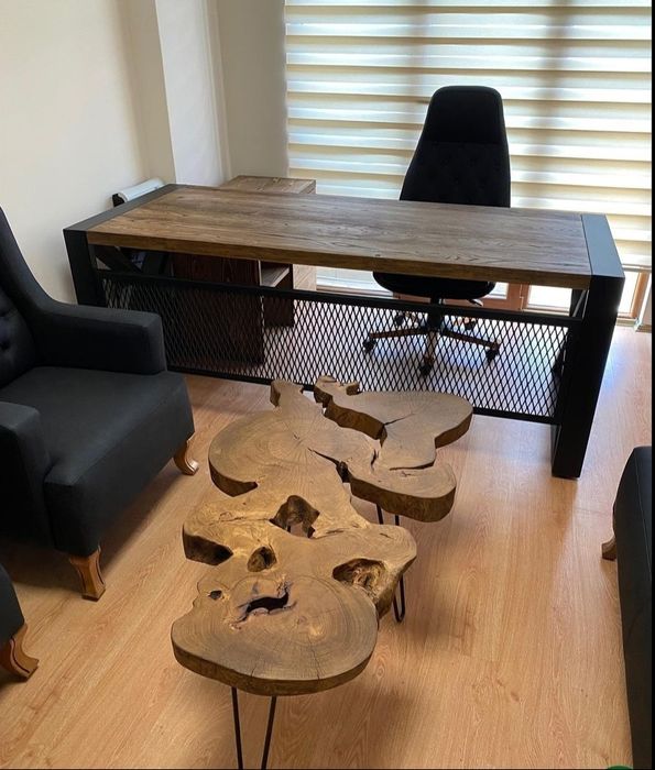 Бюро от масив и желязо