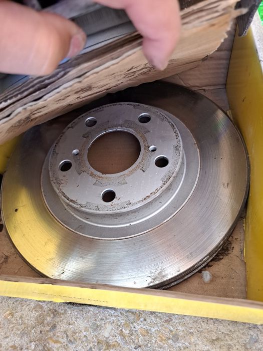 Discuri + placute toyota auris 2017 textar