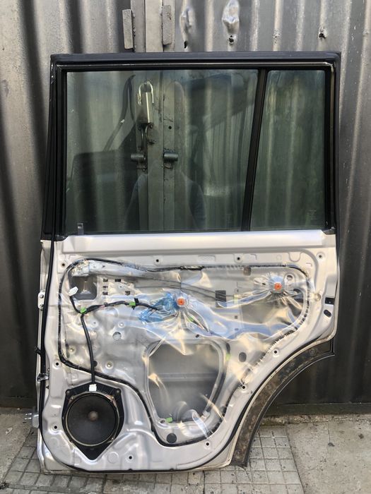 Задна дясна врата за Тойота Ланд Крузер J90/land cruiser J90 96-00г