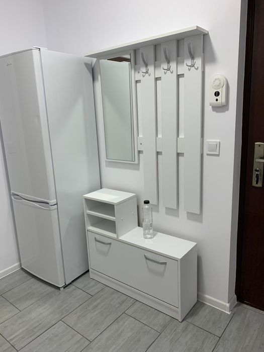 Închiriez apartament cu 170 pe zi