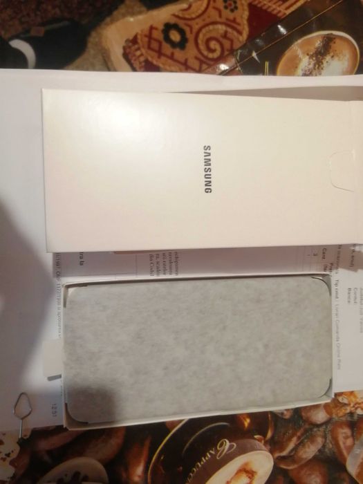 Vreau sa vând un telefon