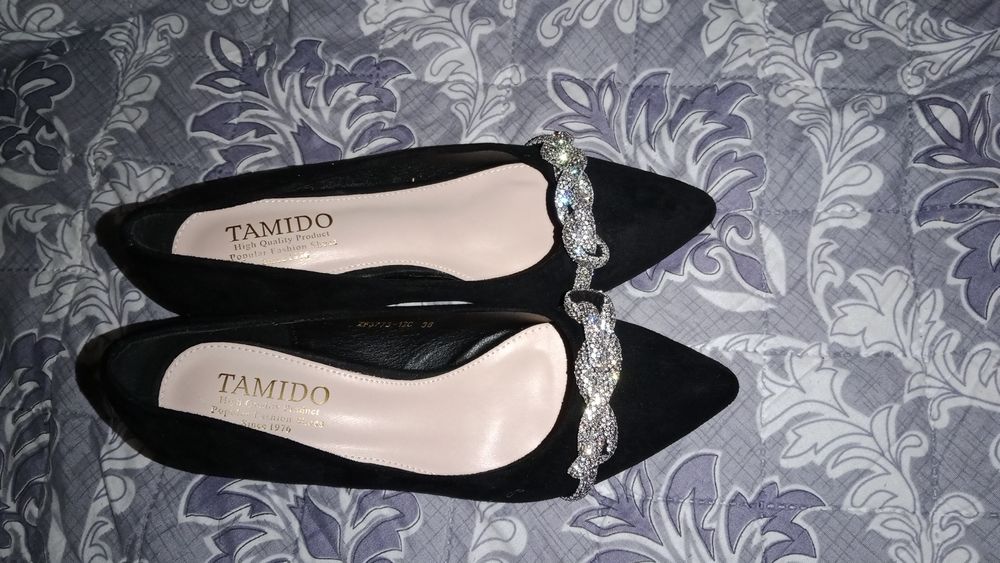 Tufli 1 marta kiyilgan