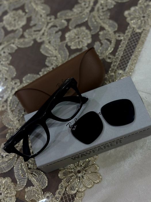 Ray ban sotiladi