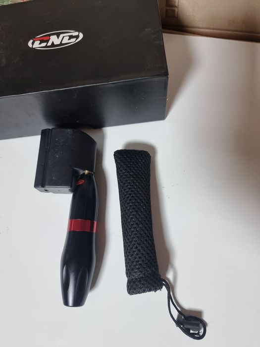 Mașina de tatuat  CNC cu baterie