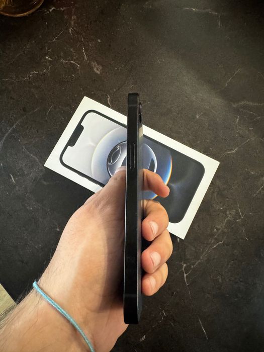 iPhone 16e / 128Gb / In Garanție