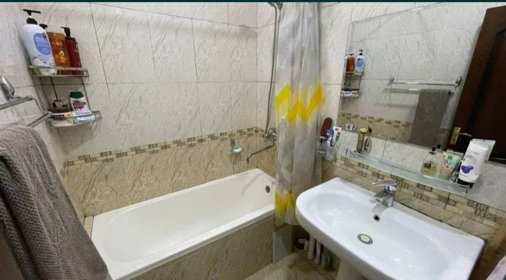 Продаётся Ависозлар 4 ,2в3/1/4 Кадышева