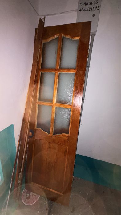 Продам двери с наличниками , б/у