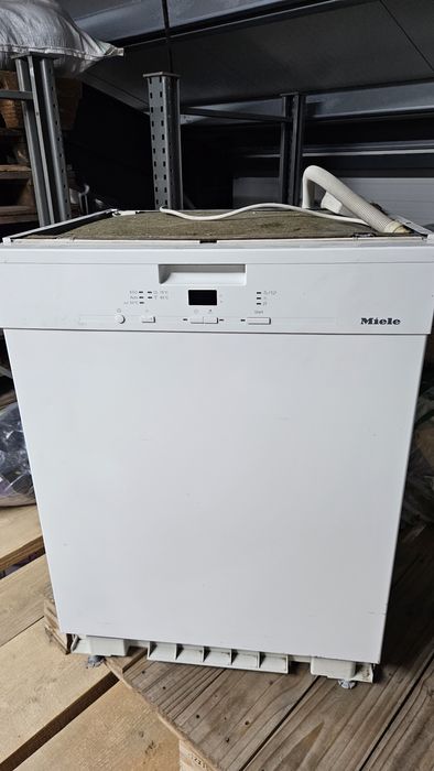 Masina spalat vase miele