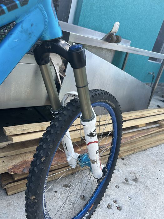 Вилка за колело rock shox lyrik