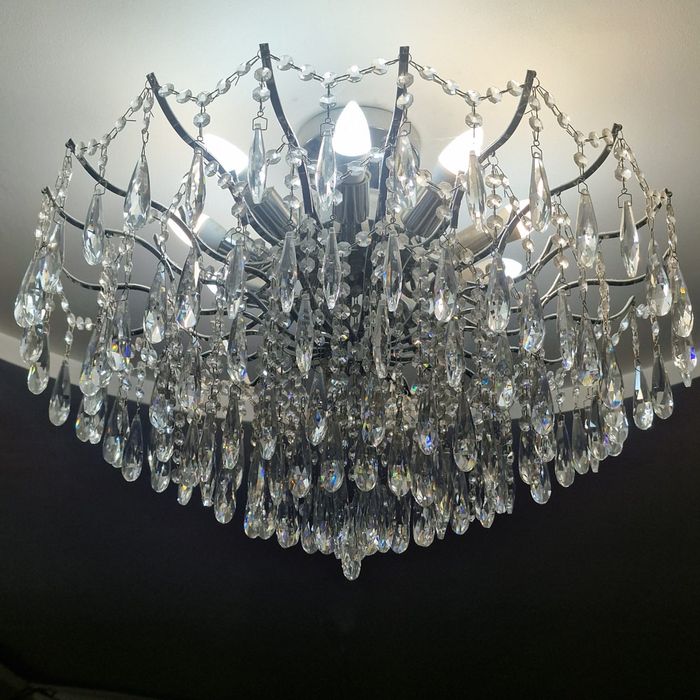 Продам качественные люстры