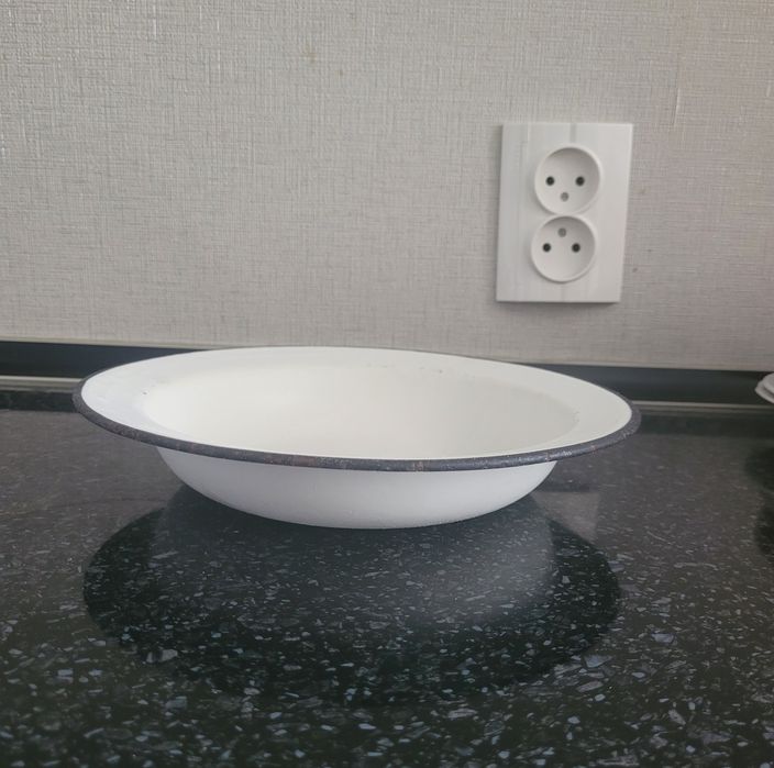 Продам эмалированные посуды