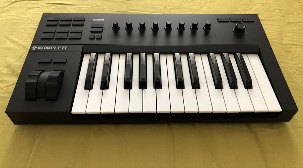 Native Instruments Komplete Kontrol A25