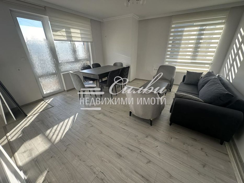 Продава се Тристаен апартамент в Шумен, Добруджански - 93 кв.м за 1525 €/кв.м - Снимка #3