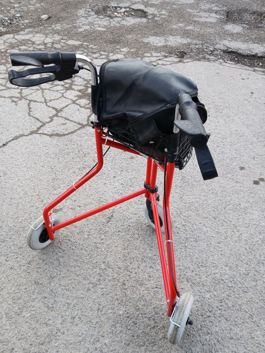 Тоалетен стол.ролатор